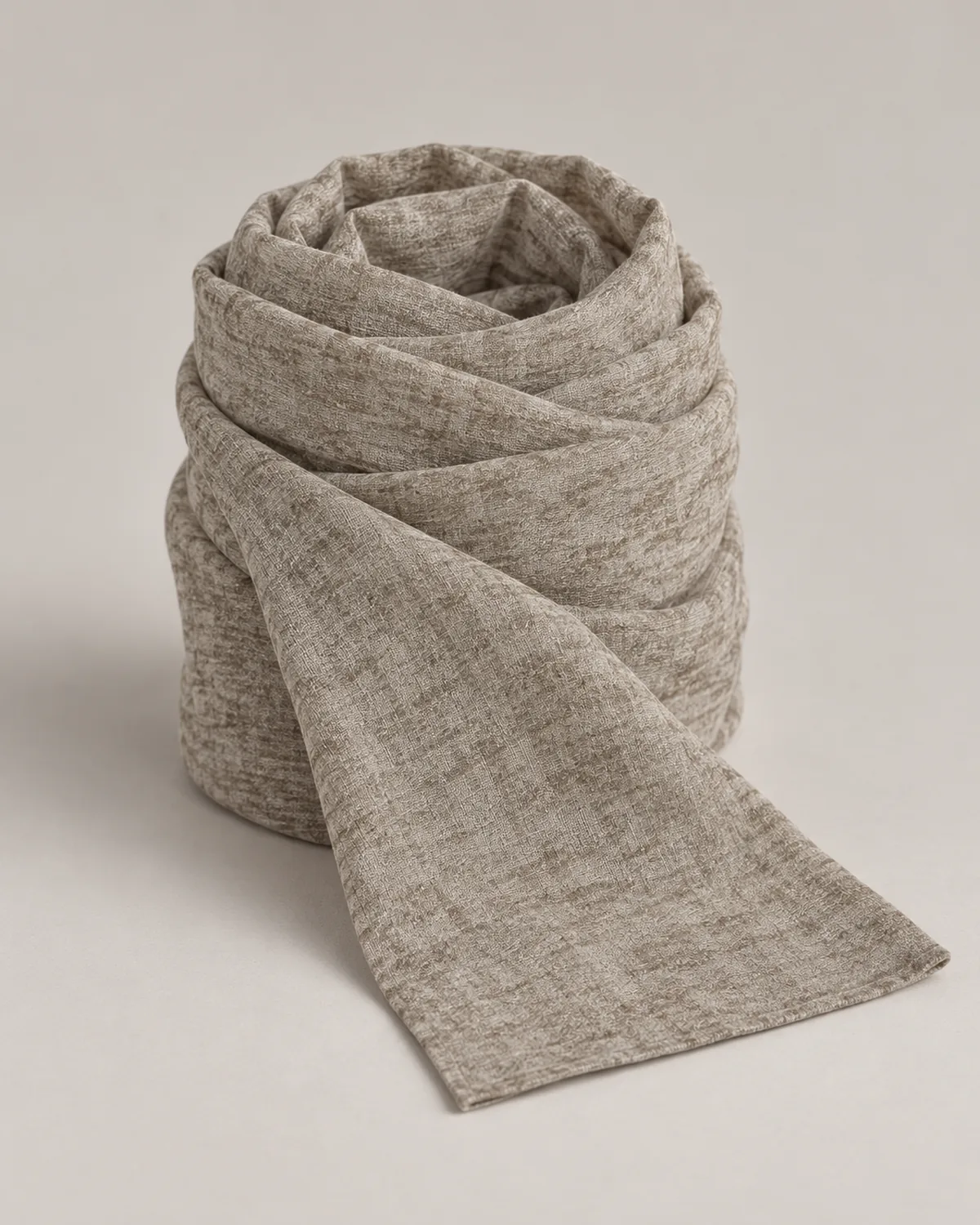 Foulard Thai chiné couleur Taupe chiné – roulé